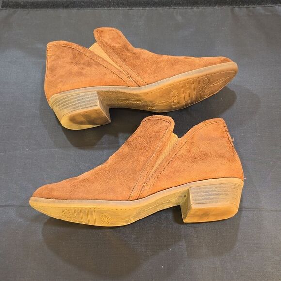 SO LOW BLOCK-HEEL SLIP-ON STYLE BOOTIE - Picture 10 of 15